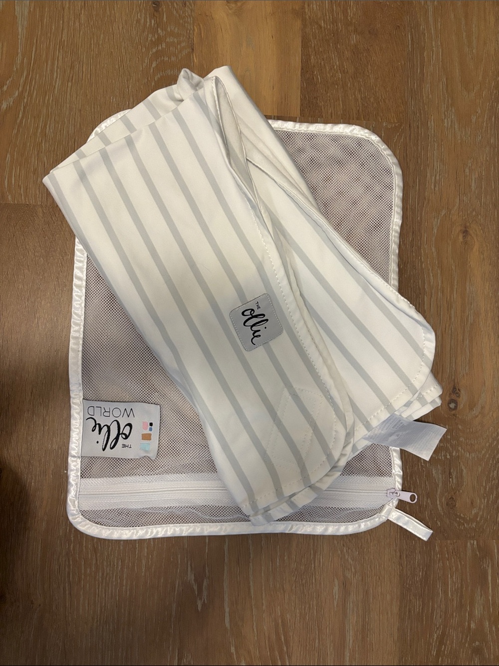 The Ollie World Striped Baby swaddle - Gray & White